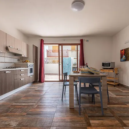 Casa Con Ampio Cortile *