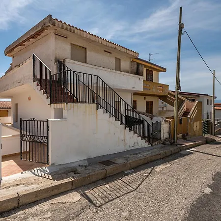 Casa Con Ampio Cortile * Cala Gonone