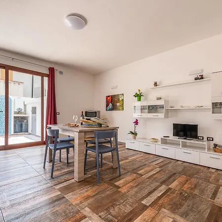 Casa Con Ampio Cortile